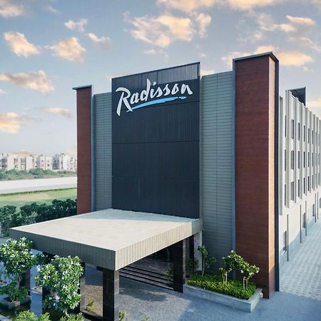 Radisson Hotel Vrindavan Bagian luar foto