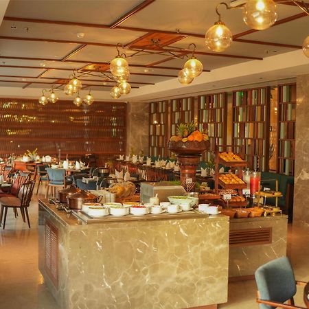 Radisson Hotel Vrindavan Bagian luar foto