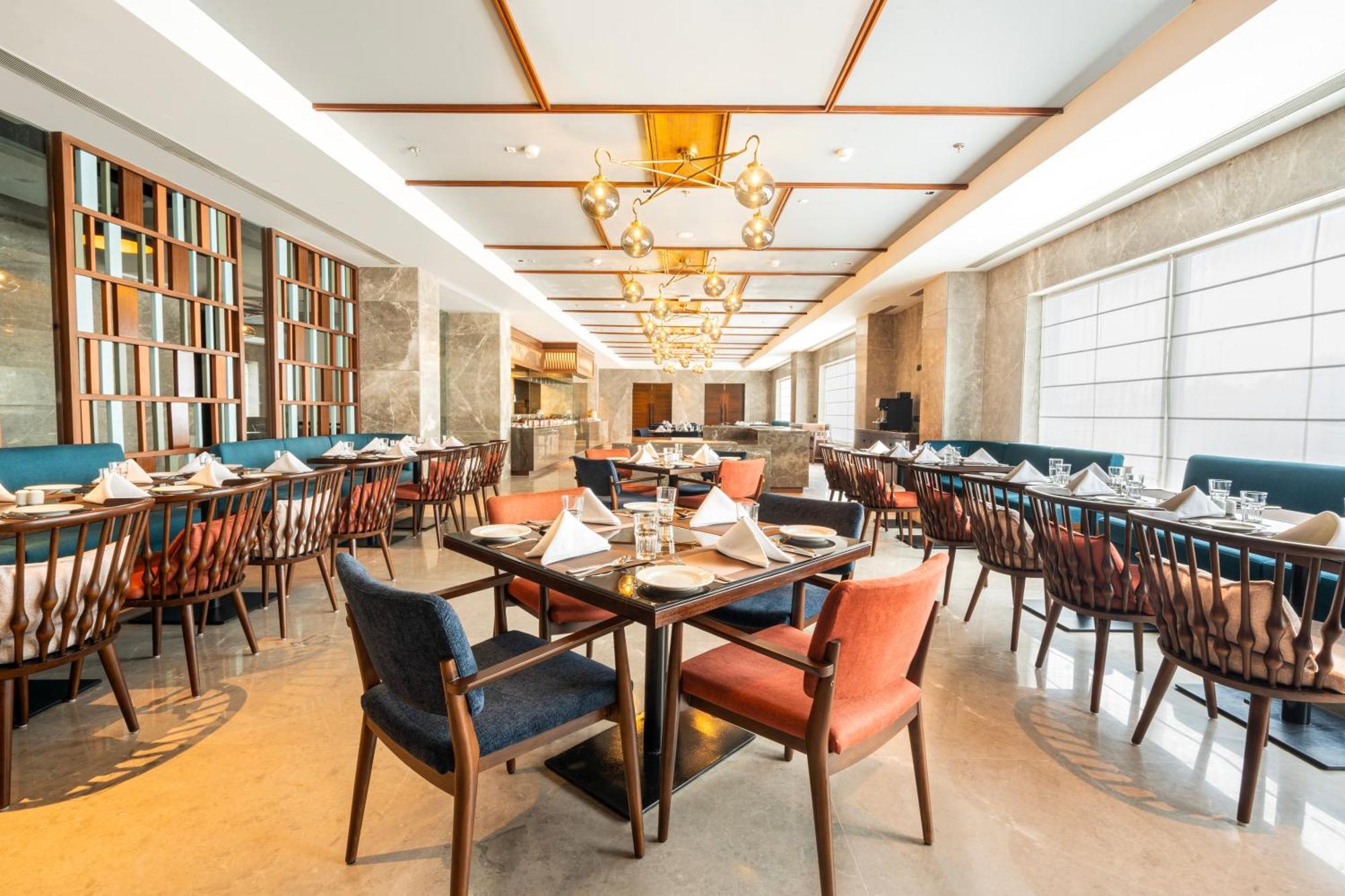 Radisson Hotel Vrindavan Bagian luar foto