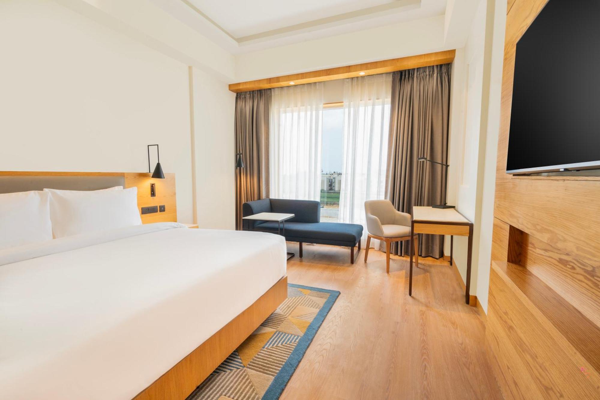 Radisson Hotel Vrindavan Bagian luar foto