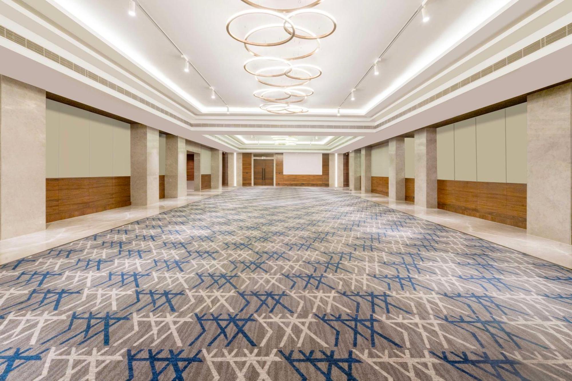 Radisson Hotel Vrindavan Bagian luar foto