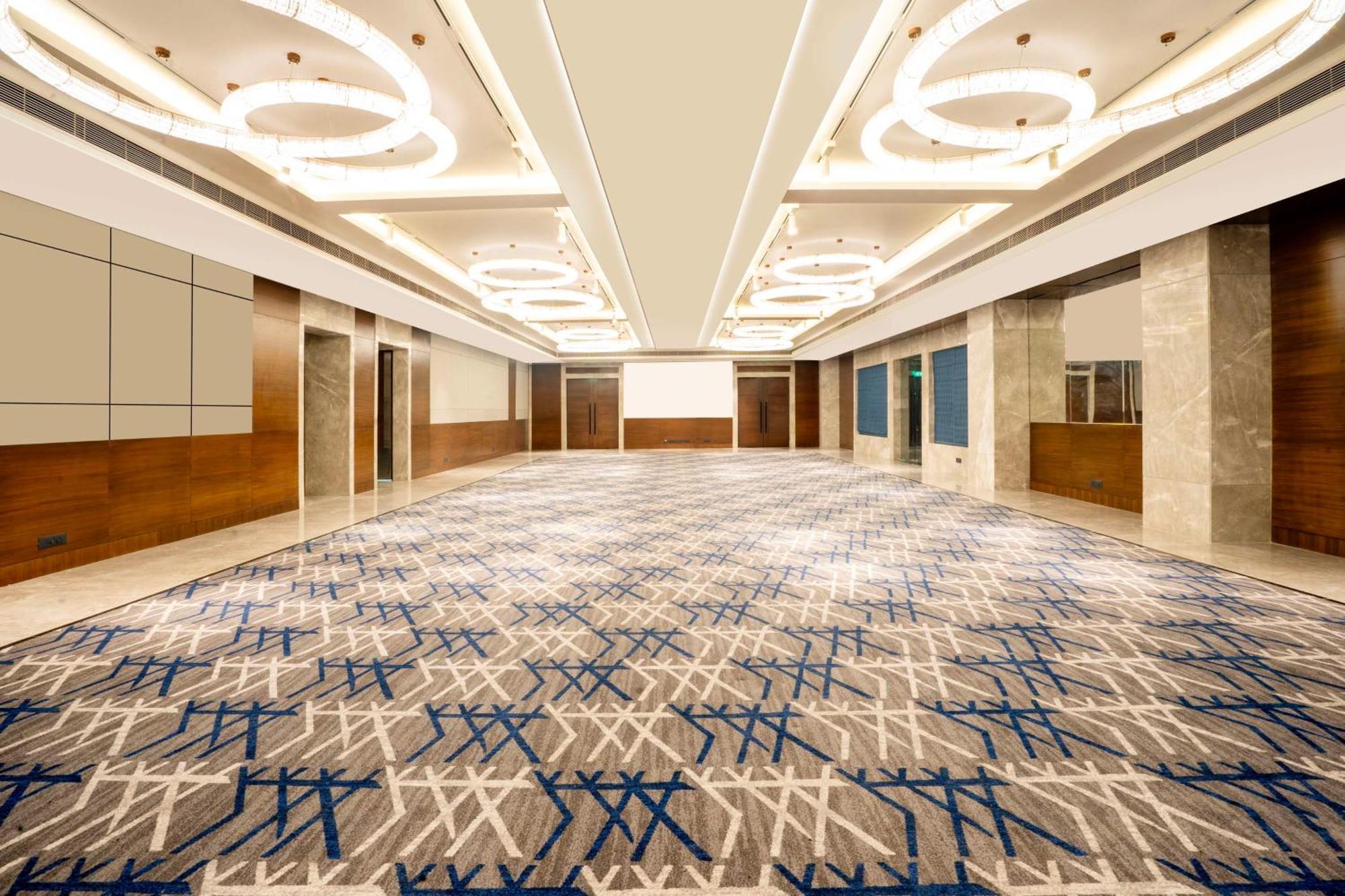 Radisson Hotel Vrindavan Bagian luar foto