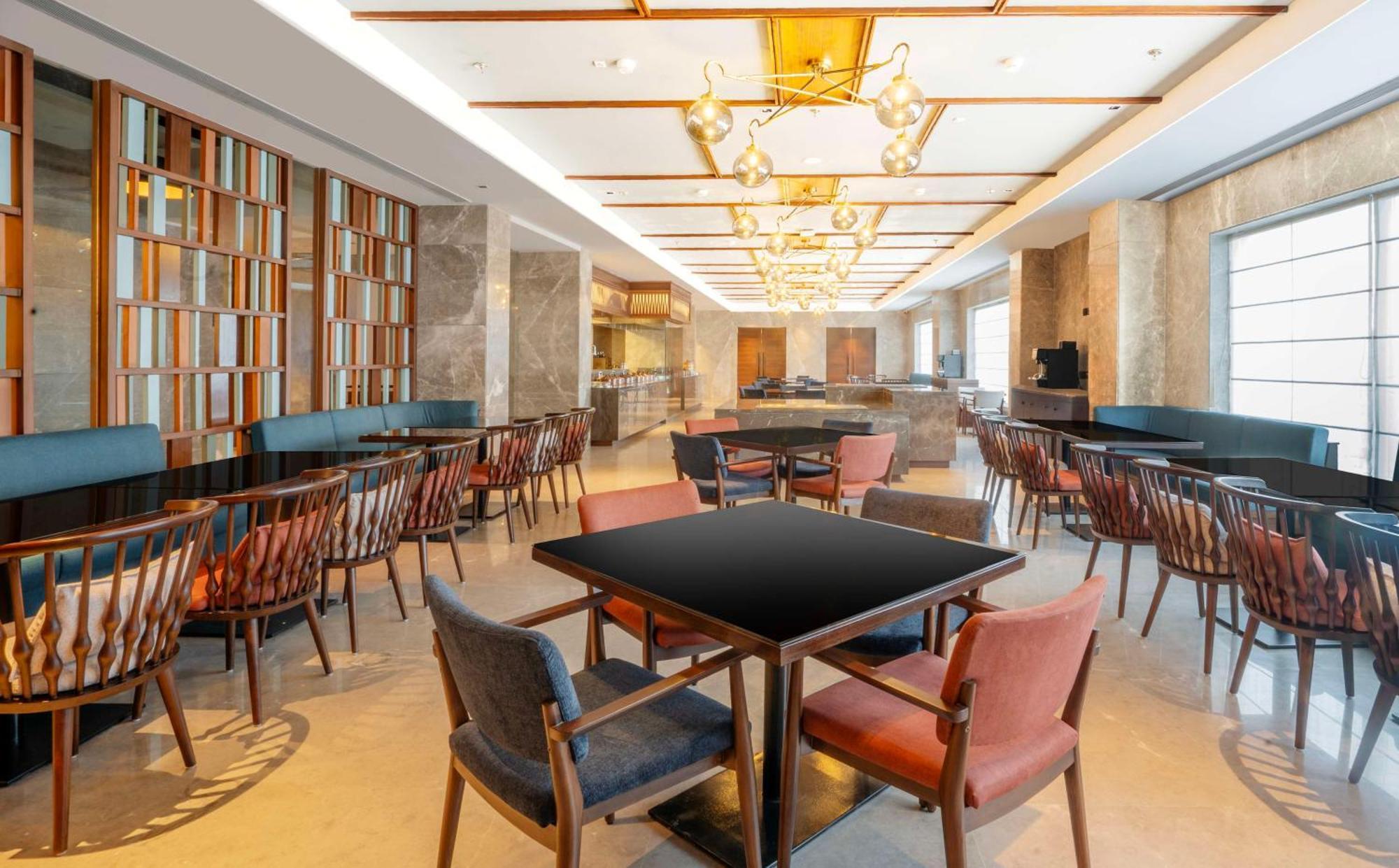 Radisson Hotel Vrindavan Bagian luar foto