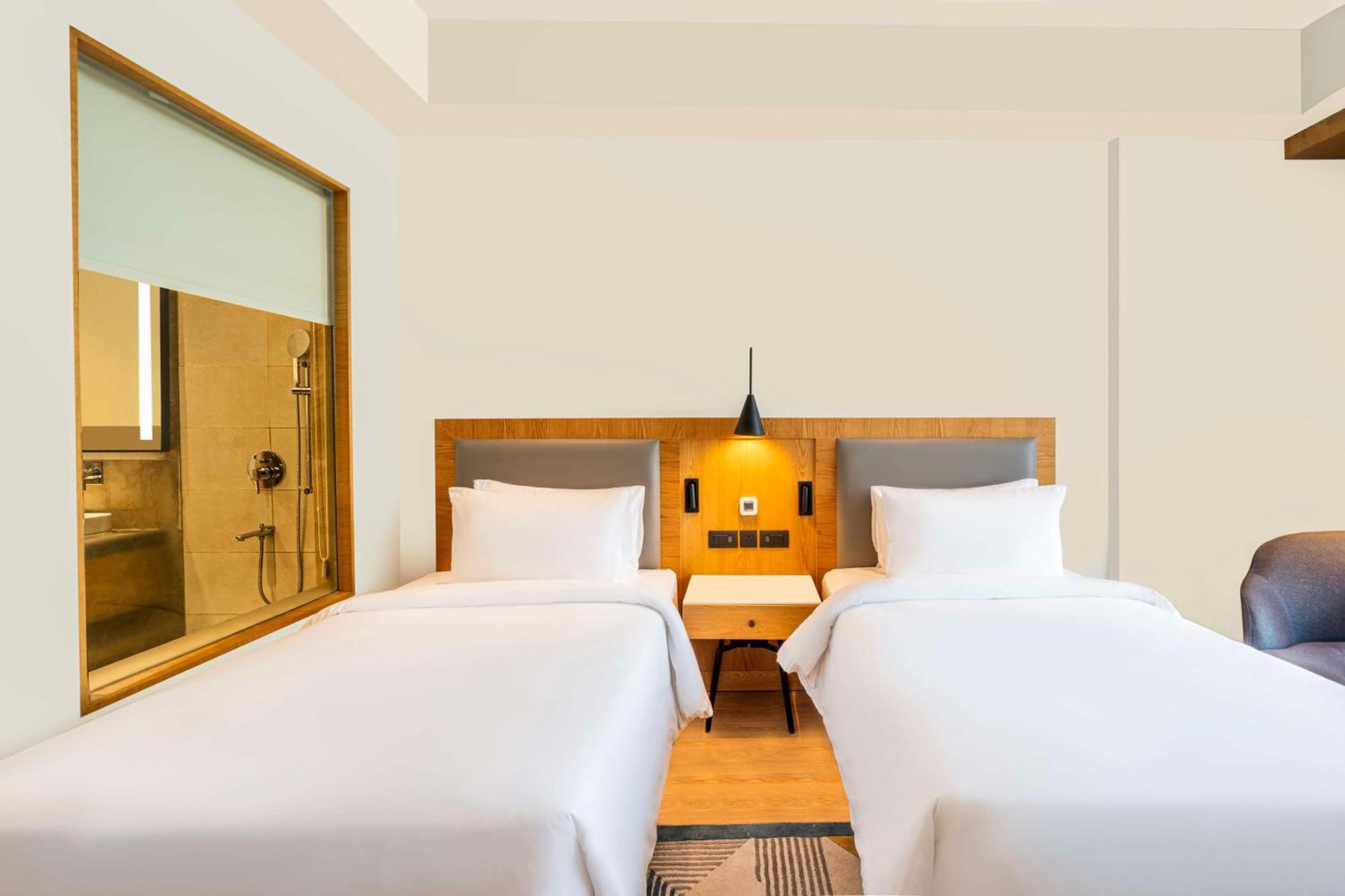 Radisson Hotel Vrindavan Bagian luar foto