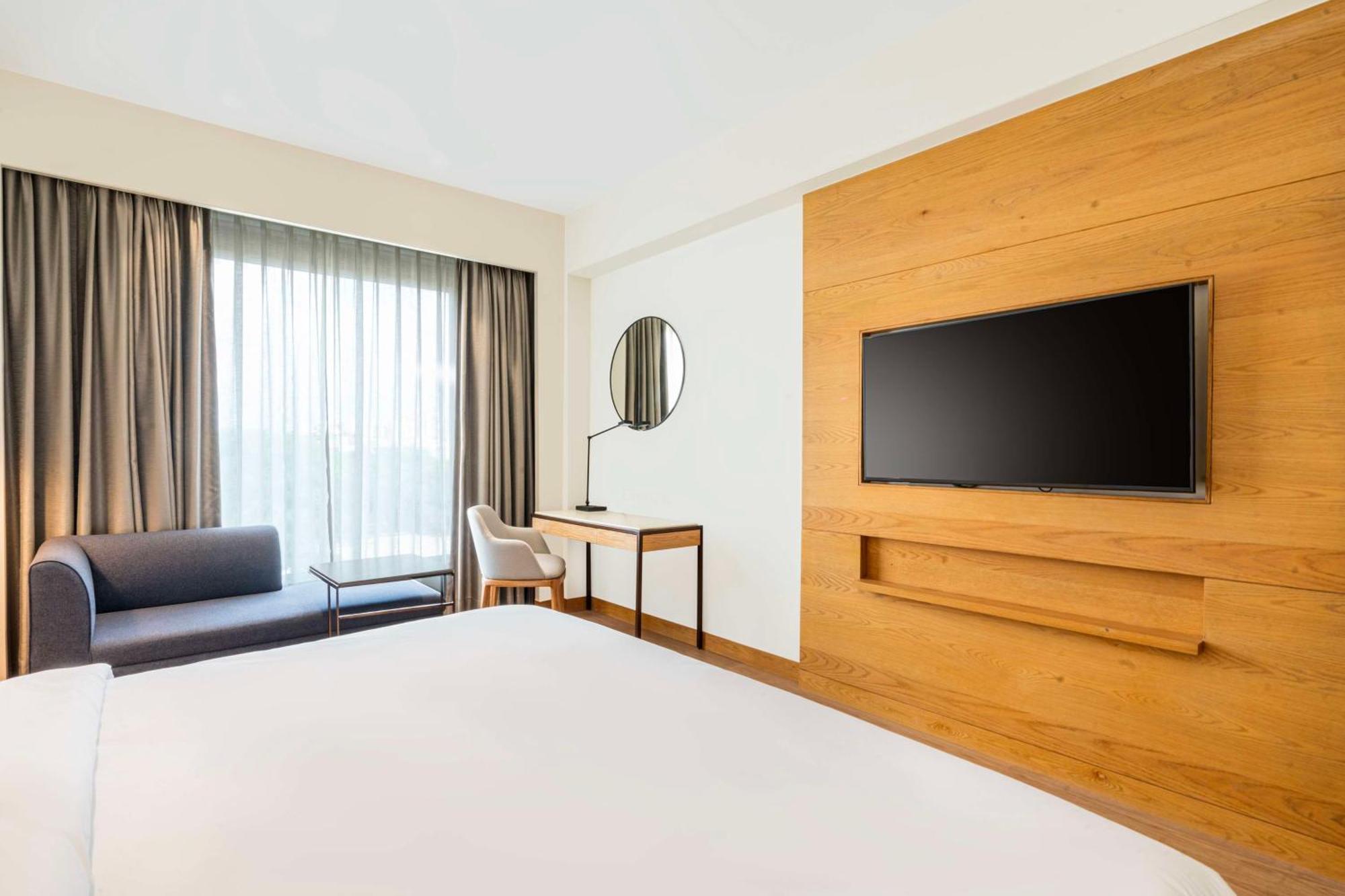 Radisson Hotel Vrindavan Bagian luar foto