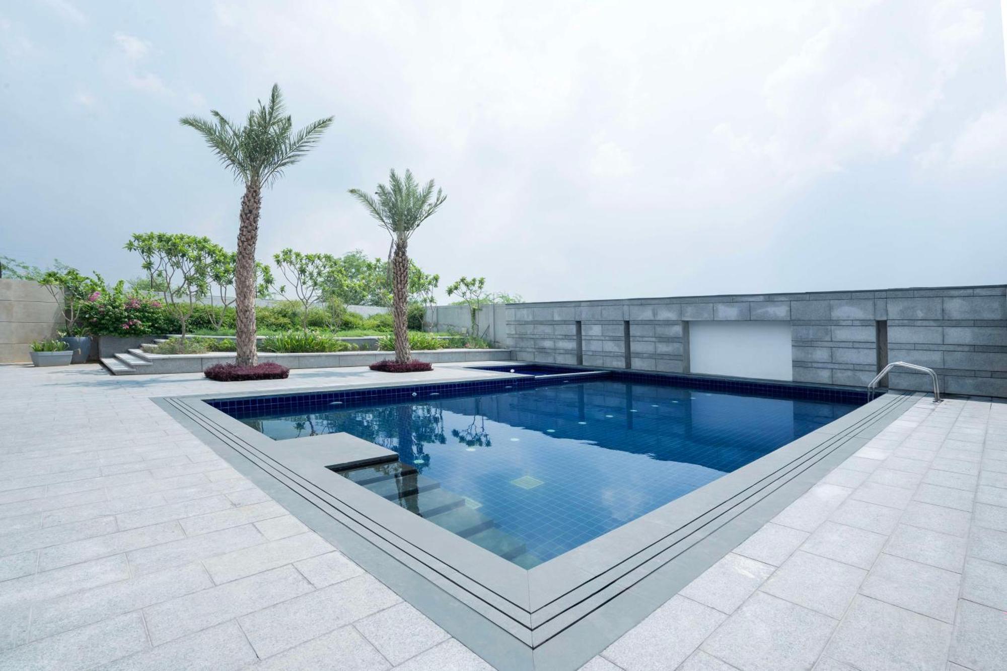 Radisson Hotel Vrindavan Bagian luar foto