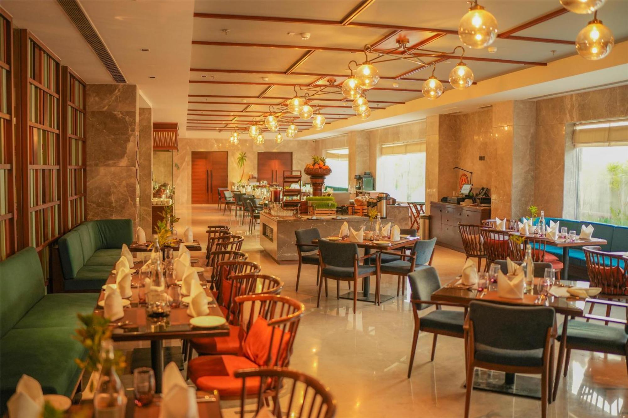 Radisson Hotel Vrindavan Bagian luar foto
